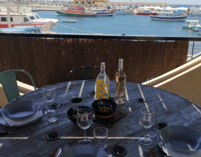 Maison de pêcheurs avec terrasse sur le Port de Carro (6P)